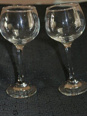 Vintage wine glasses, set of 5.
